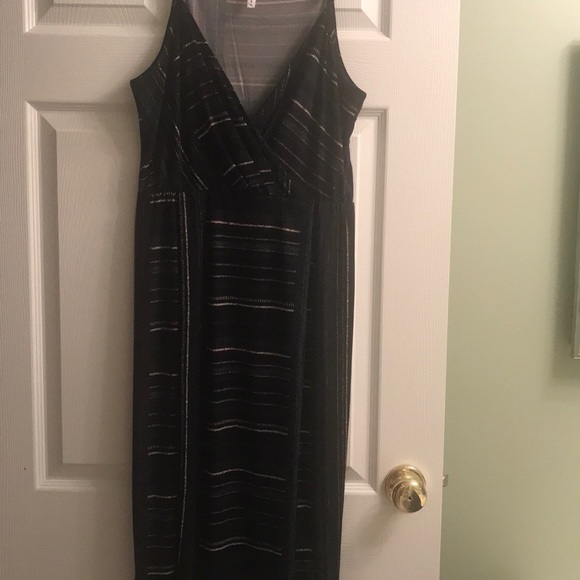 Gorgeous front slit BCBGeneration midi dress - Picture 5 of 9